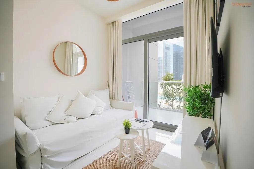 Bnbeyond'S Serene Poolside Bliss Dubai United Arab Emirates
